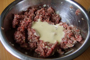 Мясной рулет из фарша Мясной рулет из фарша