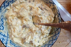 Салат с кальмарами и сыром Салат с кальмарами и сыром