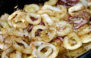 Салат из морского коктейля Салат из морского коктейля