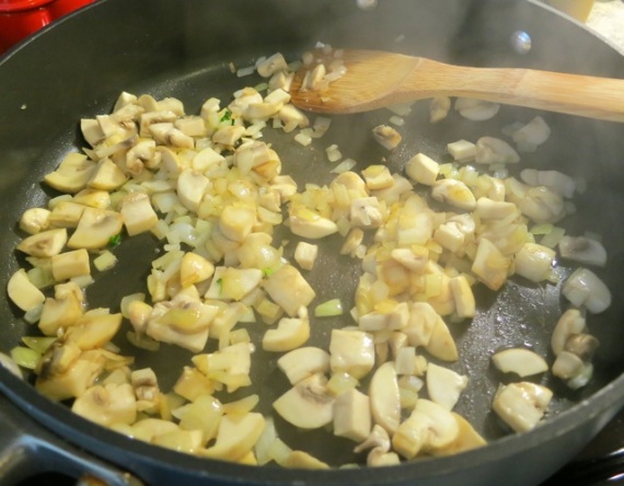 Фаршированные кабачки с колбасой и грибами Фаршированные кабачки с колбасой и грибами