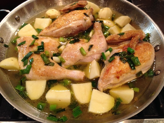 Курица с картошкой на сковороде Курица с картошкой на сковороде