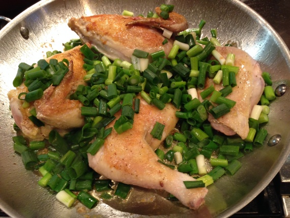 Курица с картошкой на сковороде Курица с картошкой на сковороде