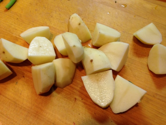 Курица с картошкой на сковороде Курица с картошкой на сковороде