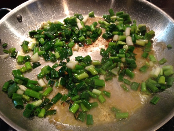 Курица с картошкой на сковороде Курица с картошкой на сковороде