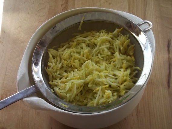 Кабачковые оладьи с сыром Кабачковые оладьи с сыром