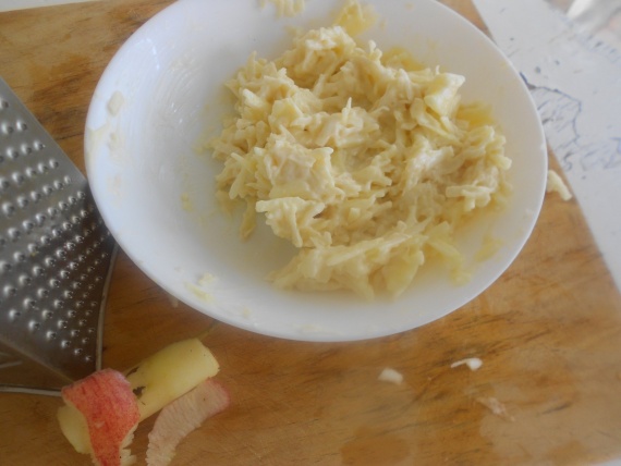 Салат из кальмаров с яблоками Салат из кальмаров с яблоками