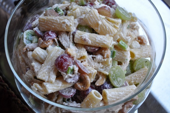 Салат с виноградом и курицей Салат с виноградом и курицей