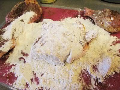 Курица жареная с подливкой Курица жареная с подливкой