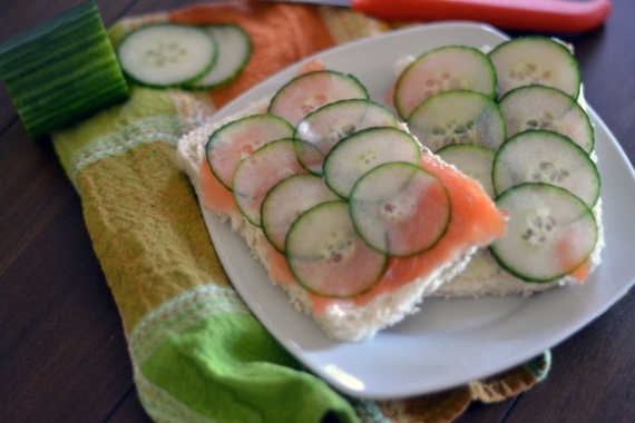 Бутерброды с сыром и семгой Бутерброды с сыром и семгой