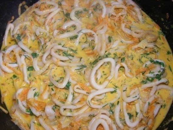 Кальмар со сметаной и морковью Кальмар со сметаной и морковью