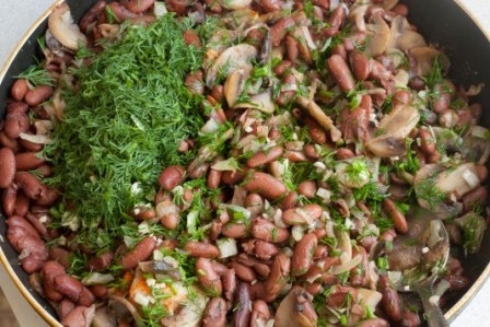 Тушеная фасоль с грибами Тушеная фасоль с грибами