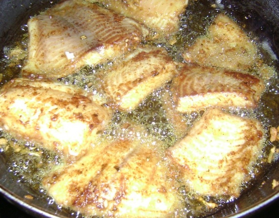 Рыба жареная с овощами Рыба жареная с овощами