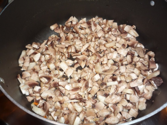 Фаршированные грибами куриные ножки Фаршированные грибами куриные ножки
