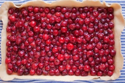 Слоеный пирог с брусникой Слоеный пирог с брусникой