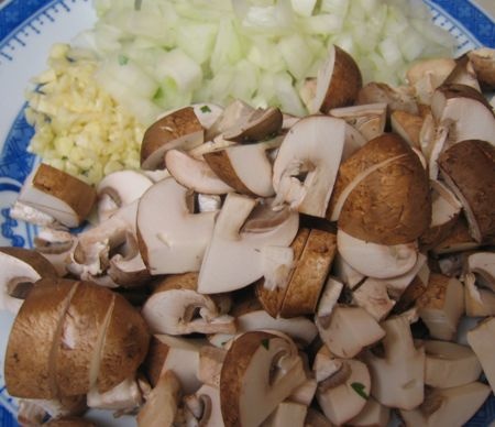 Куриное филе с грибами в сливках Куриное филе с грибами в сливках