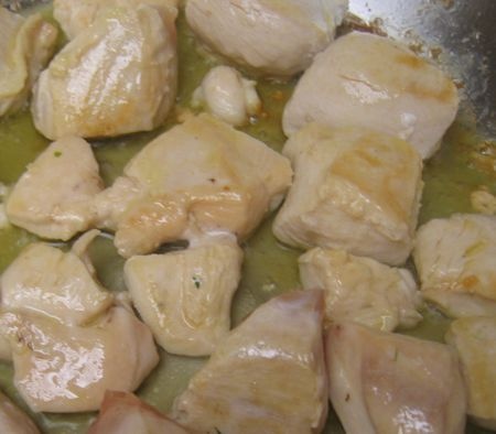 Куриное филе с грибами в сливках Куриное филе с грибами в сливках