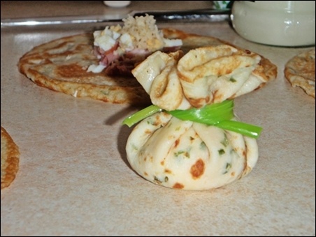 Блинные мешочки с начинкой Блинные мешочки с начинкой