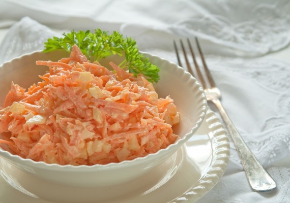Салат из моркови и яиц Салат из моркови и яиц