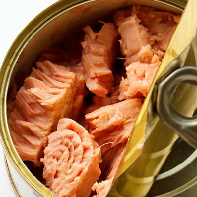 Салат с тунцом и сельдереем Салат с тунцом и сельдереем
