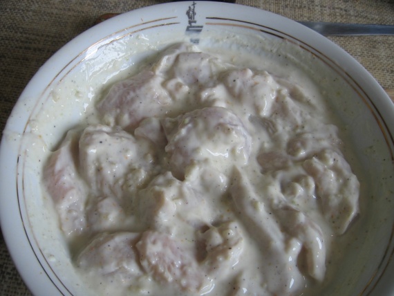 Курица в кефире на сковороде Курица в кефире на сковороде