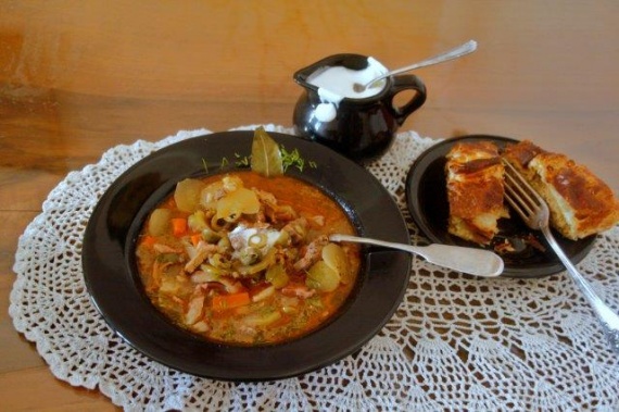 Солянка мясная с грибами Солянка мясная с грибами