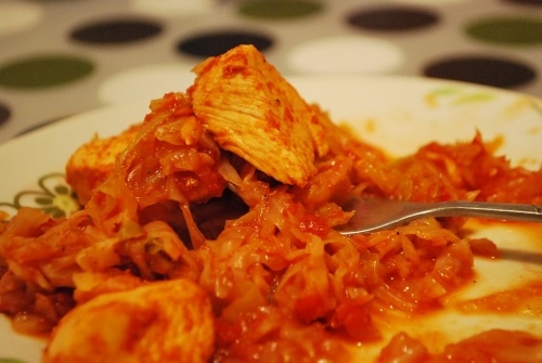 Тушеная капуста с курицей в мультиварке Тушеная капуста с курицей в мультиварке