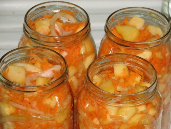 Cалат на зиму из кабачков и моркови Cалат на зиму из кабачков и моркови