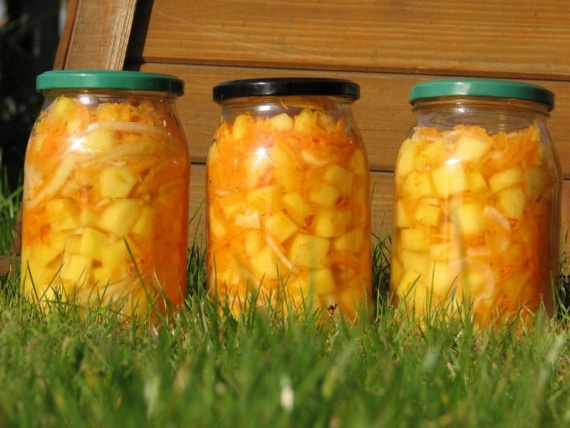 Cалат на зиму из кабачков и моркови Cалат на зиму из кабачков и моркови