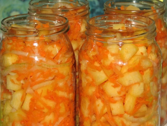 Cалат на зиму из кабачков и моркови Cалат на зиму из кабачков и моркови
