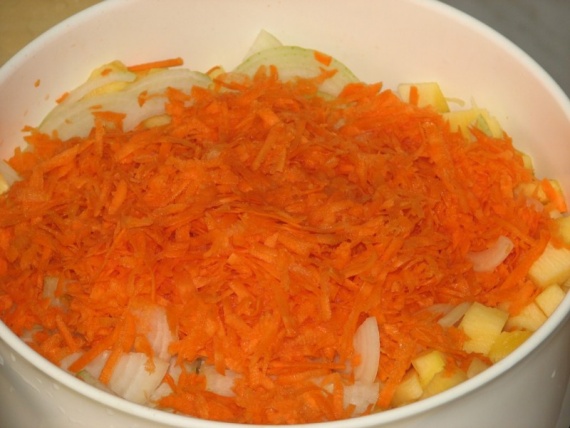 Cалат на зиму из кабачков и моркови Cалат на зиму из кабачков и моркови