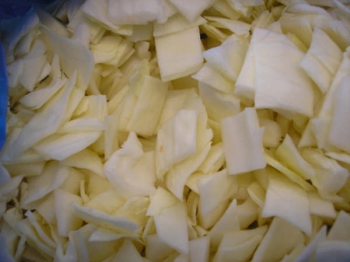 Маринованная капуста со свеклой и чесноком Маринованная капуста со свеклой и чесноком