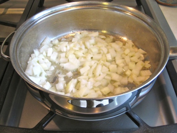 Курица в духовке целиком с начинкой Курица в духовке целиком с начинкой