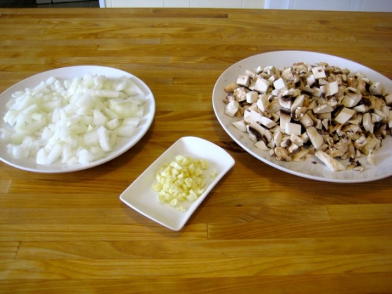 Курица в духовке целиком с начинкой Курица в духовке целиком с начинкой