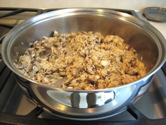 Курица в духовке целиком с начинкой Курица в духовке целиком с начинкой