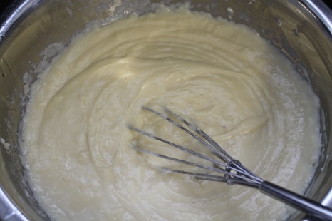 Шарлотка с творогом и яблоками в мультиварке Шарлотка с творогом и яблоками в мультиварке