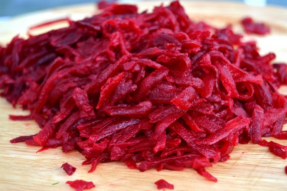 Холодный борщ с маринованной свеклой Холодный борщ с маринованной свеклой