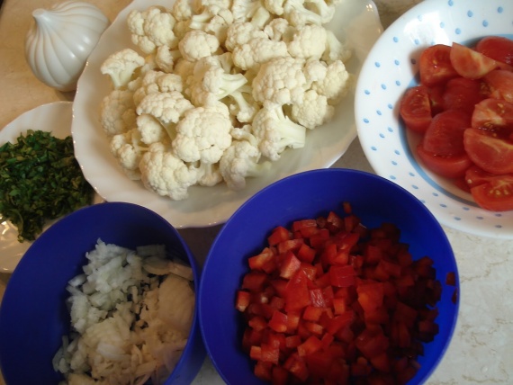 Цветная капуста, тушеная с овощами Цветная капуста, тушеная с овощами