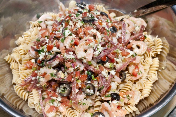 Салат с макаронами и креветками Салат с макаронами и креветками