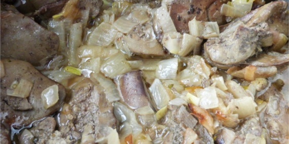 Куриная печень по-строгановски Куриная печень по-строгановски