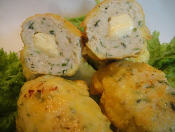 Куриные котлеты с сыром и зеленью Куриные котлеты с сыром и зеленью