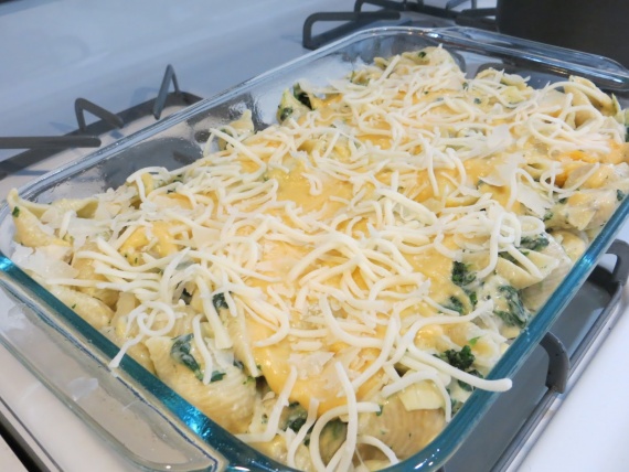 Макароны со шпинатом, артишоками и сыром Макароны со шпинатом, артишоками и сыром
