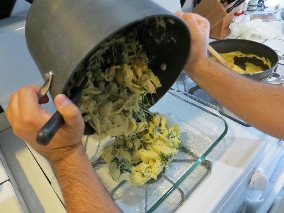 Макароны со шпинатом, артишоками и сыром Макароны со шпинатом, артишоками и сыром