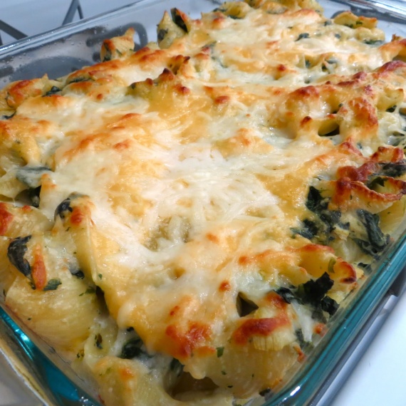 Макароны со шпинатом, артишоками и сыром Макароны со шпинатом, артишоками и сыром