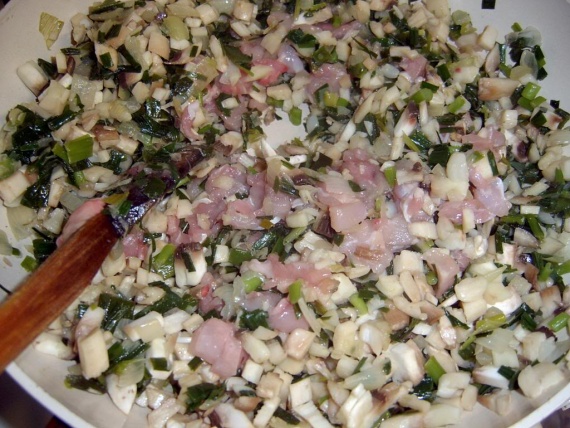 Курица, фаршированная грибами Курица, фаршированная грибами