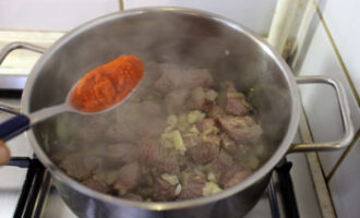 Рецепт гуляша по-венгерски: традиционные вкусы дома Рецепт гуляша по-венгерски: традиционные вкусы дома