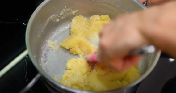 Нереально вкусный торт «Карпатка» с заварным кремом Нереально вкусный торт «Карпатка» с заварным кремом
