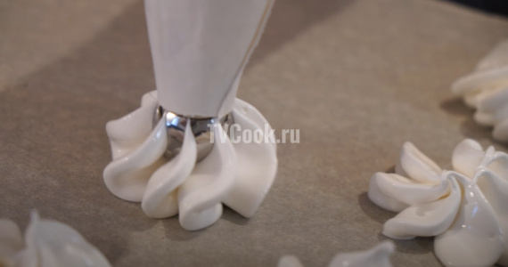 Воздушное безе на праздник Воздушное безе на праздник