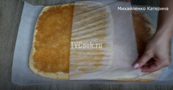 Рецепт очень простого и вкусного рулета с яблоками. Выпекается вместе с начинкой Рецепт очень простого и вкусного рулета с яблоками. Выпекается вместе с начинкой