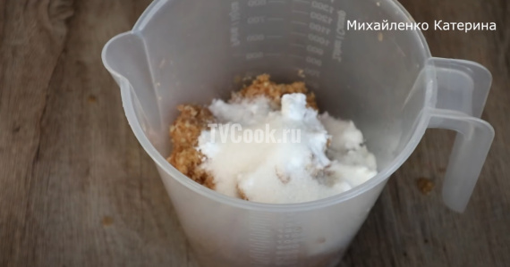Рецепт очень простого и вкусного рулета с яблоками. Выпекается вместе с начинкой Рецепт очень простого и вкусного рулета с яблоками. Выпекается вместе с начинкой
