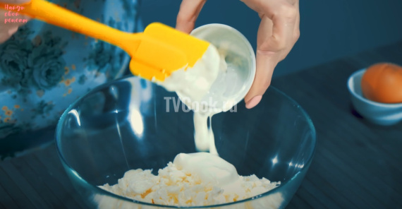 Сочники с творогом и манной крупой Сочники с творогом и манной крупой